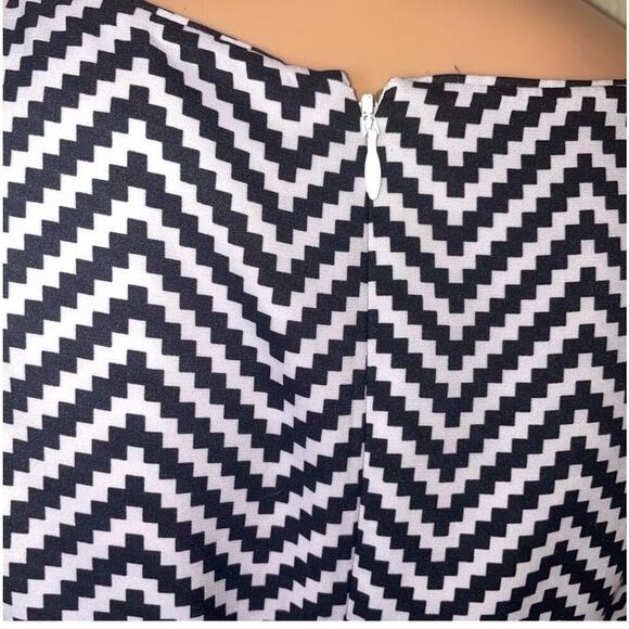 White House Black Market size 10 WHBM Zig Zag Tank Dress Chevron Fit-n- Flare - Picture 4 of 9